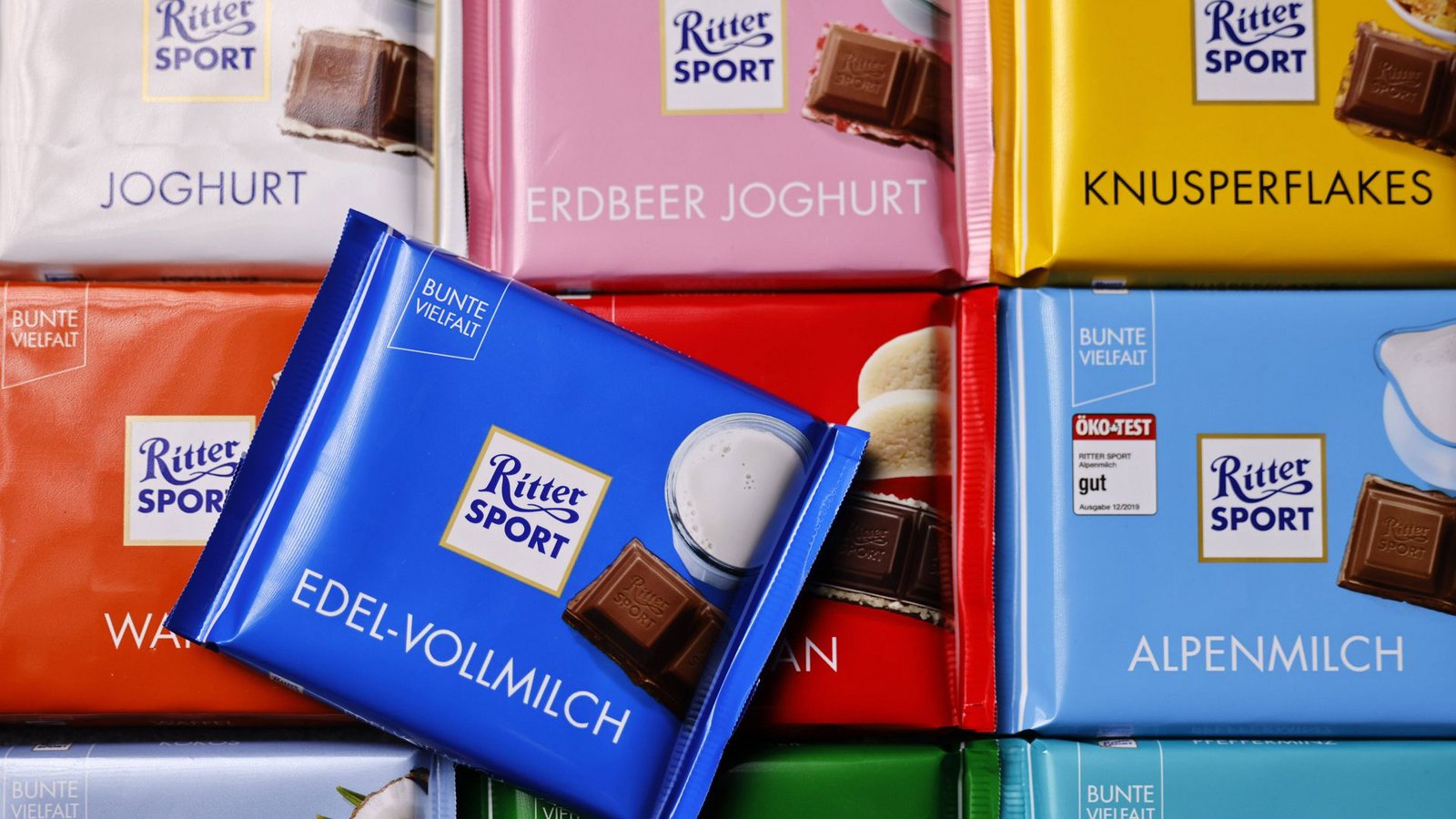 Das Unternehmen Ritter Sport hat im vergangenen Jahr den Umsatz deutlich gesteigert. Das Ergebnis wird aber von den hohen Energie- und Rohstoffpreisen belastet. (Symbolbild)Foto: IMAGO/Panama Pictures/Christoph Hardt