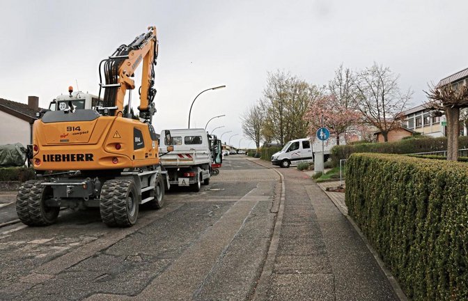 Die Straßensanierung in der Theodor-Storm-Straße in Oberriexingen hat begonnen. Foto: Bögel