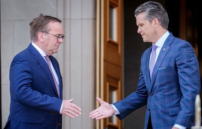 Kein einfacher Partner: Verteidigungsminister Pistorius mit US-„Kriegsminister“ Hegseth im Juli 2025 in Washington.<span class='image-autor'>Kay Nietfeld/dpa</span>