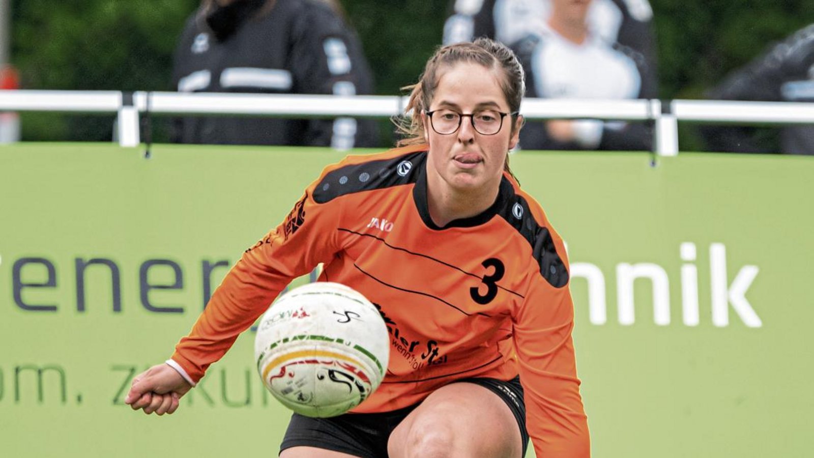 Für den TSV Calw mit Anna Winkler war im Halbfinale Dennach eine Nummer zu groß. Gestern reichte es aber zu Platz drei. Foto: DFBL/Schönwandt Für den TSV Calw mit Anna Winkler war im Halbfinale Dennach eine Nummer zu groß. Gestern reichte es aber zu Platz drei. Foto: DFBL/Schönwandt