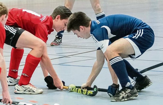 Philipp Gerstung (rechts) trug sich in der Partie gegen Normannia Gmünd noch in die Torschützenliste ein. Gegen den HC Lahr II musste er dann verletzt das Spielfeld verlassen. Foto: Archiv/Simecek