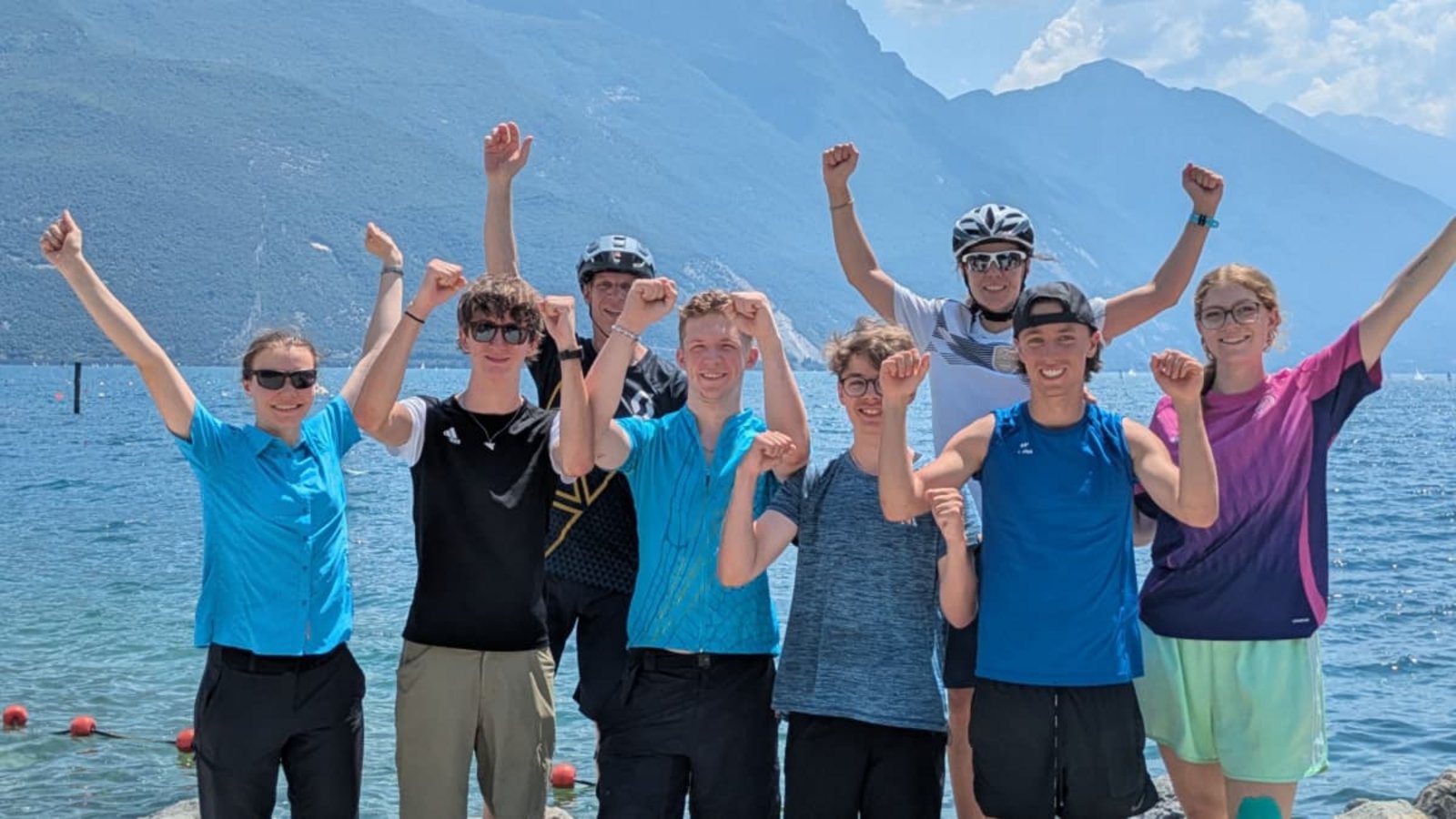 Trotz Anstrengungen überwog der Spaß: Die Gruppe nach ihrer Ankunft in Riva del Garda.Privat Trotz Anstrengungen überwog der Spaß: Die Gruppe nach ihrer Ankunft in Riva del Garda.Privat