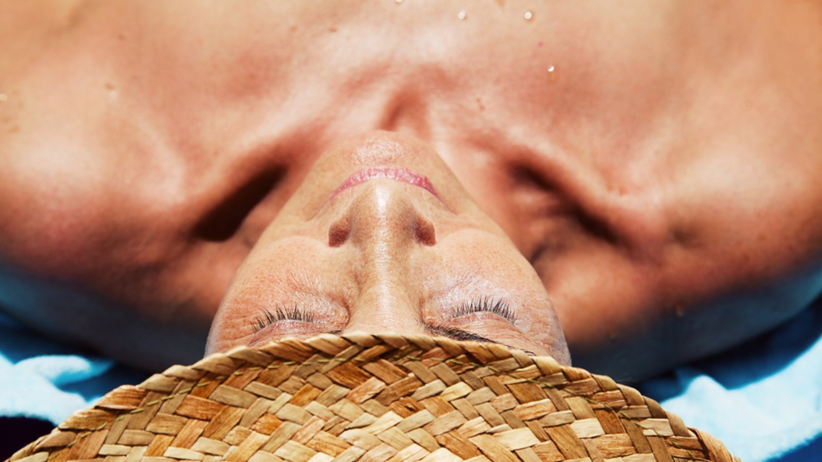 Sommerliche Temperaturen laden zum Sonnenbad im eigenen Garten ein, aber darf man dabei auch nackt sein?Foto: Victor Torres / Shutterstock.com Sommerliche Temperaturen laden zum Sonnenbad im eigenen Garten ein, aber darf man dabei auch nackt sein?Foto: Victor Torres / Shutterstock.com