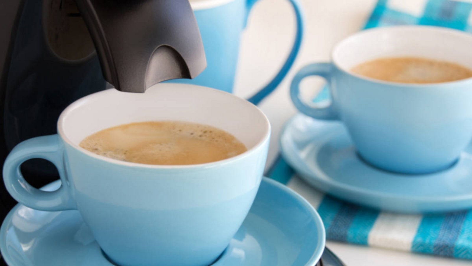 Hier zeigen wir Ihnen die möglichen Ursachen sowie Fehlerbehebungen, wenn Ihre Senseo-Kaffeemaschine schnell blinkt.Foto: Photo_Pix / Shutterstock.com Hier zeigen wir Ihnen die möglichen Ursachen sowie Fehlerbehebungen, wenn Ihre Senseo-Kaffeemaschine schnell blinkt.Foto: Photo_Pix / Shutterstock.com
