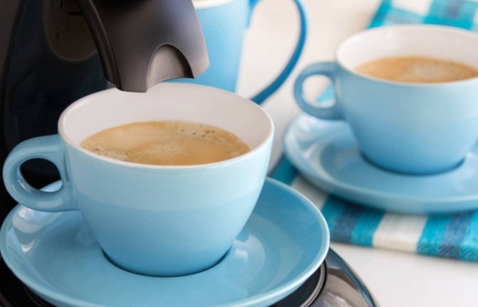 Hier zeigen wir Ihnen die möglichen Ursachen sowie Fehlerbehebungen, wenn Ihre Senseo-Kaffeemaschine schnell blinkt.<span class='image-autor'>Foto: Photo_Pix / Shutterstock.com</span>