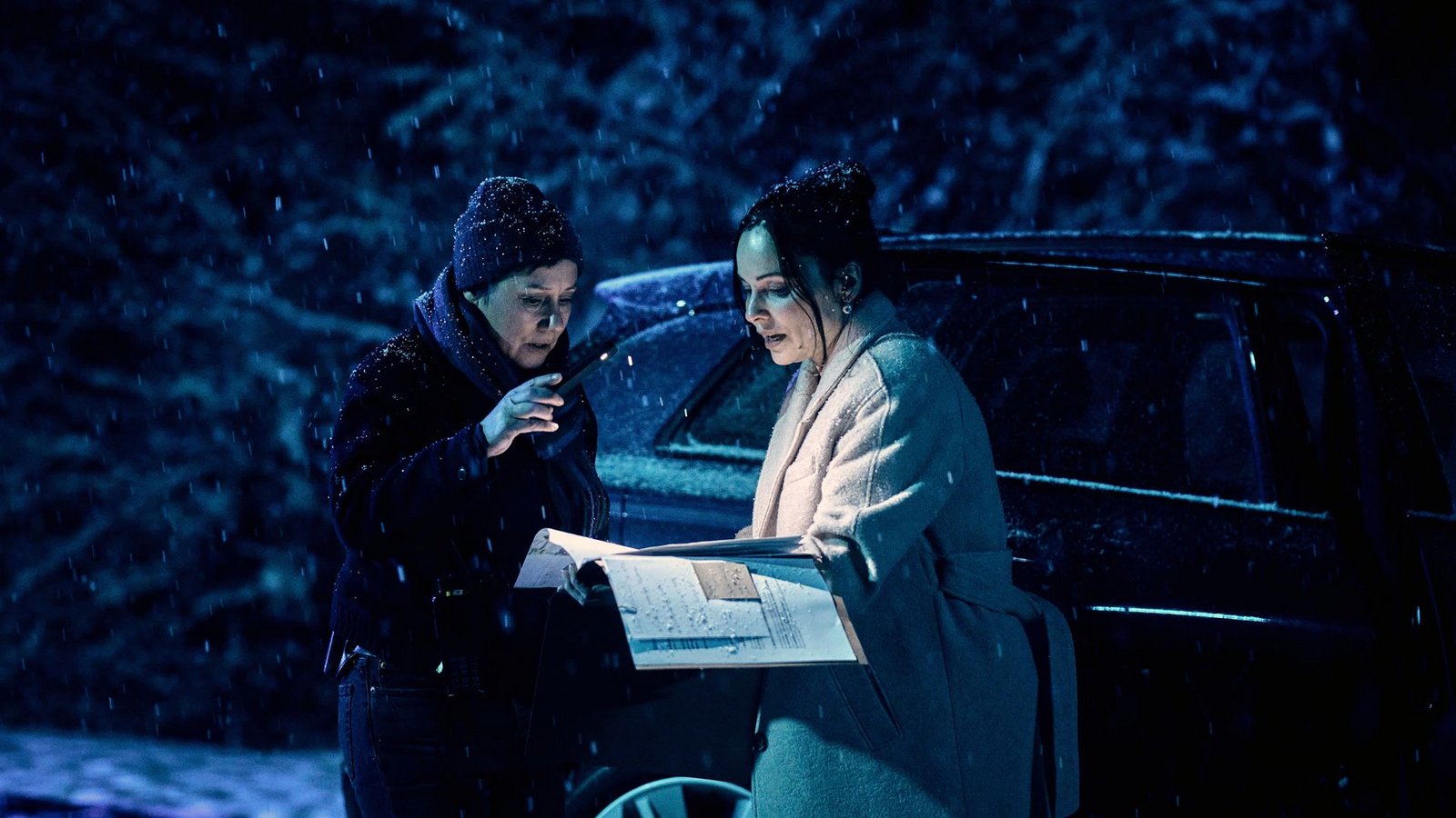 Tobler und Kaltenstein suchen nach Eliza.Foto: SWR/Benoît Linder