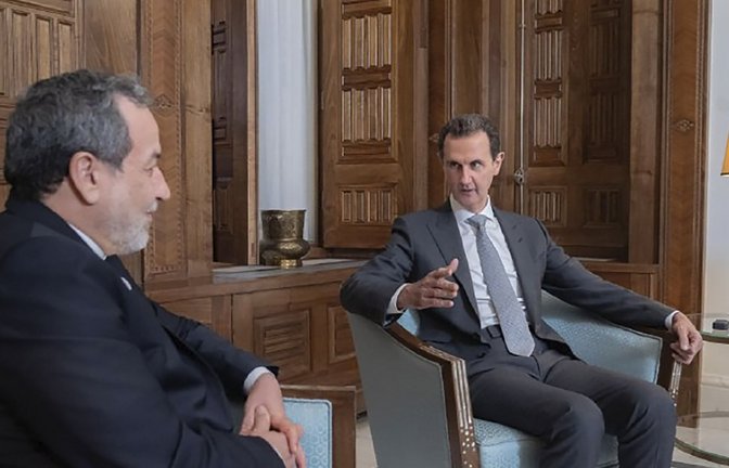 Der iranische Außenminister Abbas Araghchi (l) und der syrische Präsident Baschar al-Assad bei einem Treffen in Damaskus<span class='image-autor'>Foto: dpa</span>