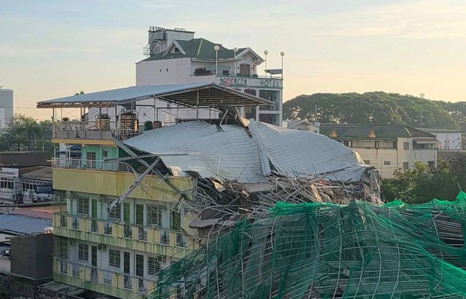 Das eingestürzte Gebäude hat sich noch im Bau befunden.<span class='image-autor'>Foto: -/Informationsbüro von Angeles City/XinHua/dpa</span>