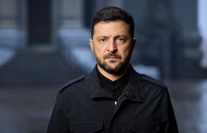 Dem ukrainischen Präsidenten Selenskyj zufolge soll es in den nächsten Tagen weitere Gefangenenaustausche zwischen Moskau und Kiew geben. (Handout)<span class='image-autor'>Foto: -/Press Service Of The President Of Ukraine/AP/dpa</span>