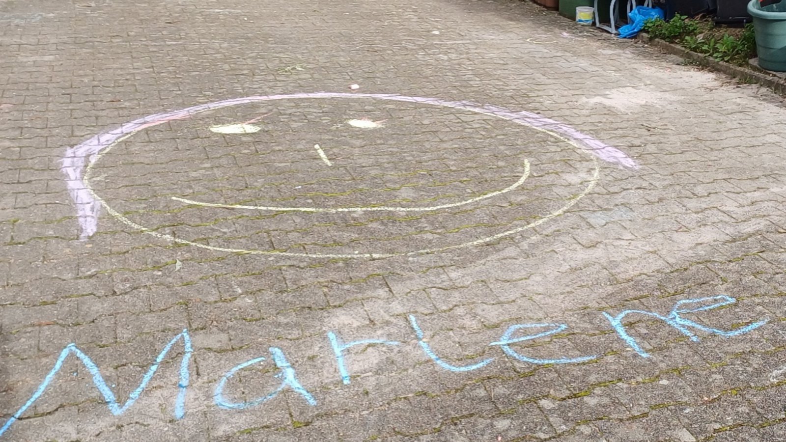 Straßenkreidekunst ist immer wieder schön anzusehen.  Foto: Rücker