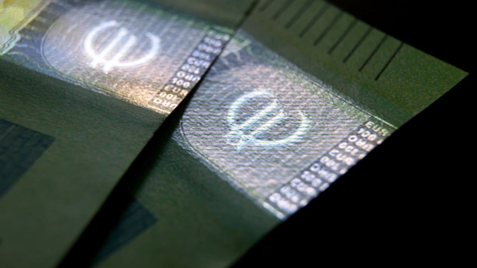 Geld, Geld, Geld – am besten auf Pump: Viele Staaten decken so ihre Ausgaben für gegenwärtige oder zukünftige Projekte.Karl-Josef Hildenbrand/dpa