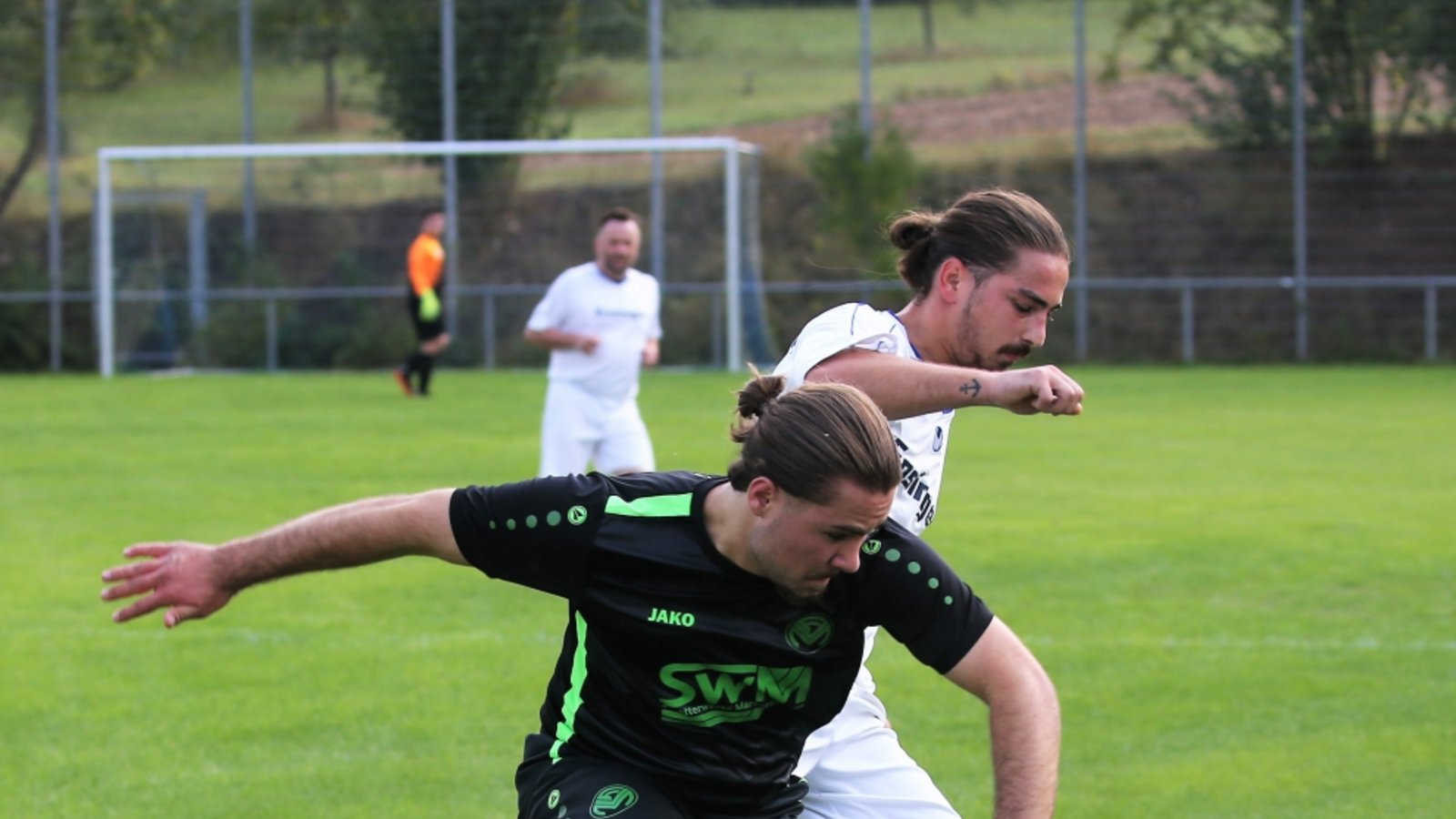 Juri Grinko vom FC Gündelbach (weiß).