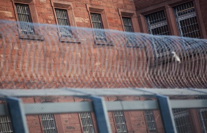 Wer in Pforzheim hinter Gittern sitzt, der muss Deutschland bald verlassen. Das frühere Gefängnis ist seit zehn Jahren Baden-Württembergs einzige Abschiebungshafteinrichtung (Archivfoto).<span class='image-autor'>Christoph Schmidt/dpa</span>