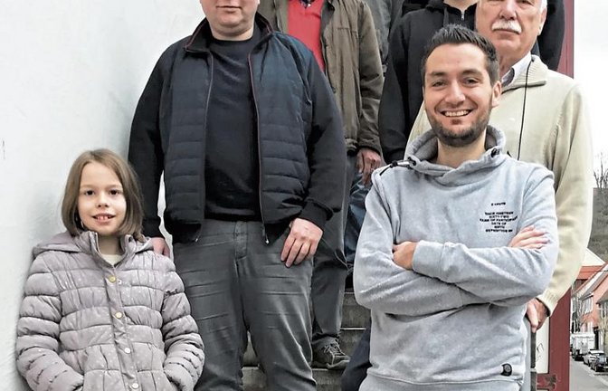 Bildeten den Kern der erfolgreichen zweiten Mannschaft der SVG Vaihingen in der B-Klasse Ludwigsburg: (links von unten) Lea Götz, Hans-Jörg Mecke, Walter Pungartnik und Reinhard Brunner sowie (rechts von oben) Heko Kristen, Markus Fiedler, Horst Schmidt und Salvatore Ketterer. Es fehlen Gerhard Kraft und Manuel Gräber. Foto: privat