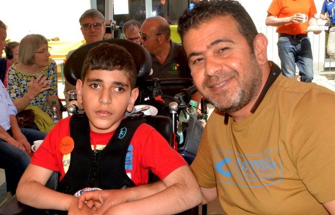 Haymat Bazaz mit Sohn Shaho.