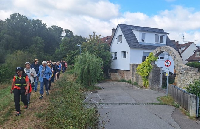 Am historischen Hägelinstor der Stadt Oberriexingen führt der Weg vorbei.
