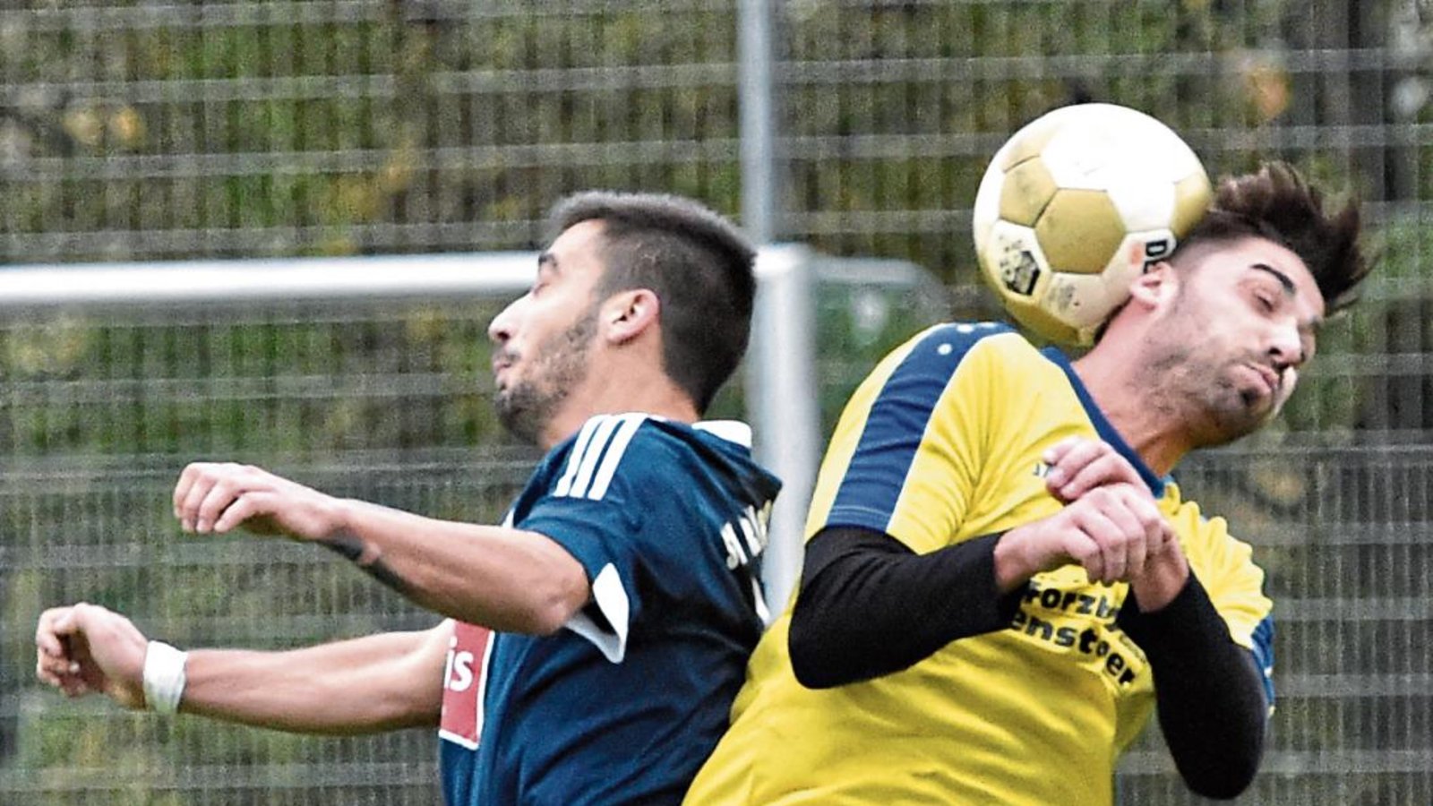 Auch ohne Pascal Reul (rechts) hofft der TSV Nussdorf, im Rückspiel gegen den TSV Phönix Lomersheim zu bestehen. Foto: Leitner Auch ohne Pascal Reul (rechts) hofft der TSV Nussdorf, im Rückspiel gegen den TSV Phönix Lomersheim zu bestehen. Foto: Leitner