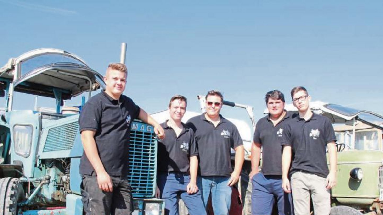 Manuel, Michael, Robin, Hannes und Kai (v. l.)lieben es, alte Maschinen zu richten.  Fotos: Rostek