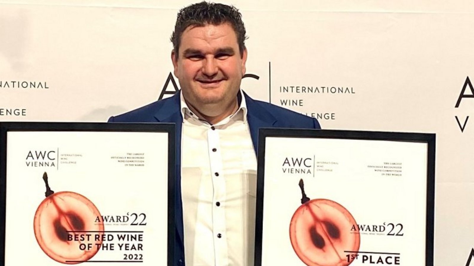 „Ich hätte nie gedacht, dass man so einen hochkarätigen Preis als Deutscher Weinproduzent im Bereich Rotwein-Cuvée jemals gewinnen kann“, so Joachim Fischer, Kellermeister und Leiter des Weinguts Herzog von Württemberg.  p