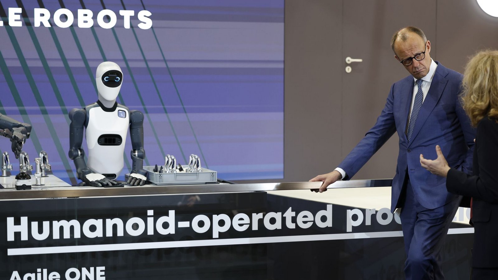 Eigentlich sollten die beiden Staatsoberhäupter den Kanzlerrundgang gemeinsam durchlaufen.Foto: Michael Matthey/dpa