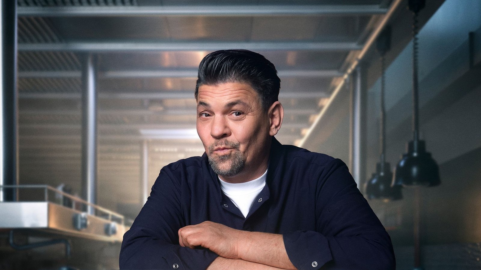 Tim Mälzer: „Das Bedürfnis nach dieser Lagerfeueratmosphäre, die für mich der Esstisch ist, das wird bleiben.“Foto: RTL  +