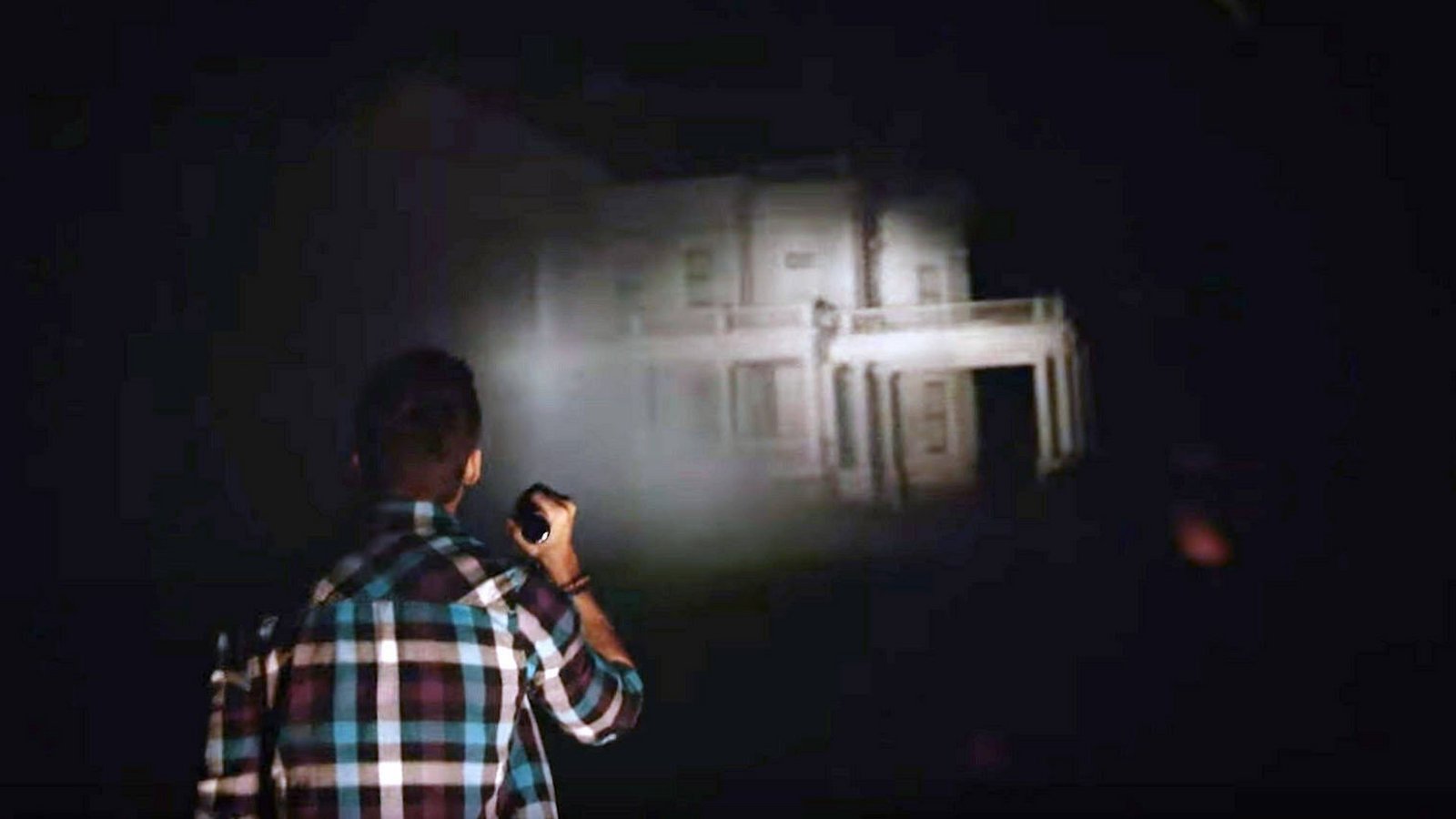 Für Anhänger des Paranormalen können unheimliche Empfindungen in alten Gebäuden ein Hinweis auf umherirrende Geister sein. Doch eine neue Studie deutet auf eine viel profanere Erklärung hin.Foto: Imago/Everett Collection
