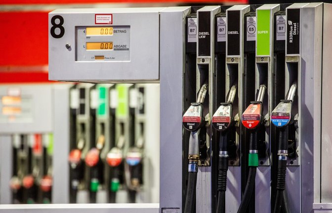 Wann sinken die Spritpreise an den Tankstellen wieder?<span class='image-autor'>Foto: picture alliance/dpa | Christoph Schmidt</span>