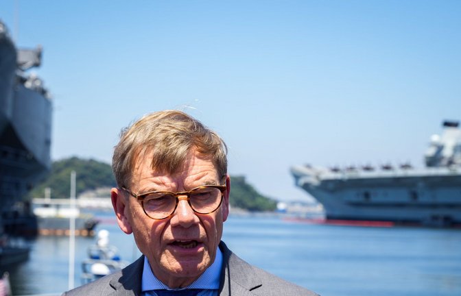 Außenminister Wadephul auf dem Stützpunkt der US-Flotte in Japan.<span class='image-autor'>Foto: Soeren Stache/dpa</span>