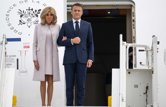 Emmanuel Macron und seine Frau Brigitte sind in Deutschland angekommen.<span class='image-autor'>Foto: dpa/Christophe Gateau</span>