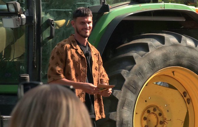 Der Besuch von Promibauer Nino sorgt für Wirbel.<span class='image-autor'>Foto: RTLZWEI</span>