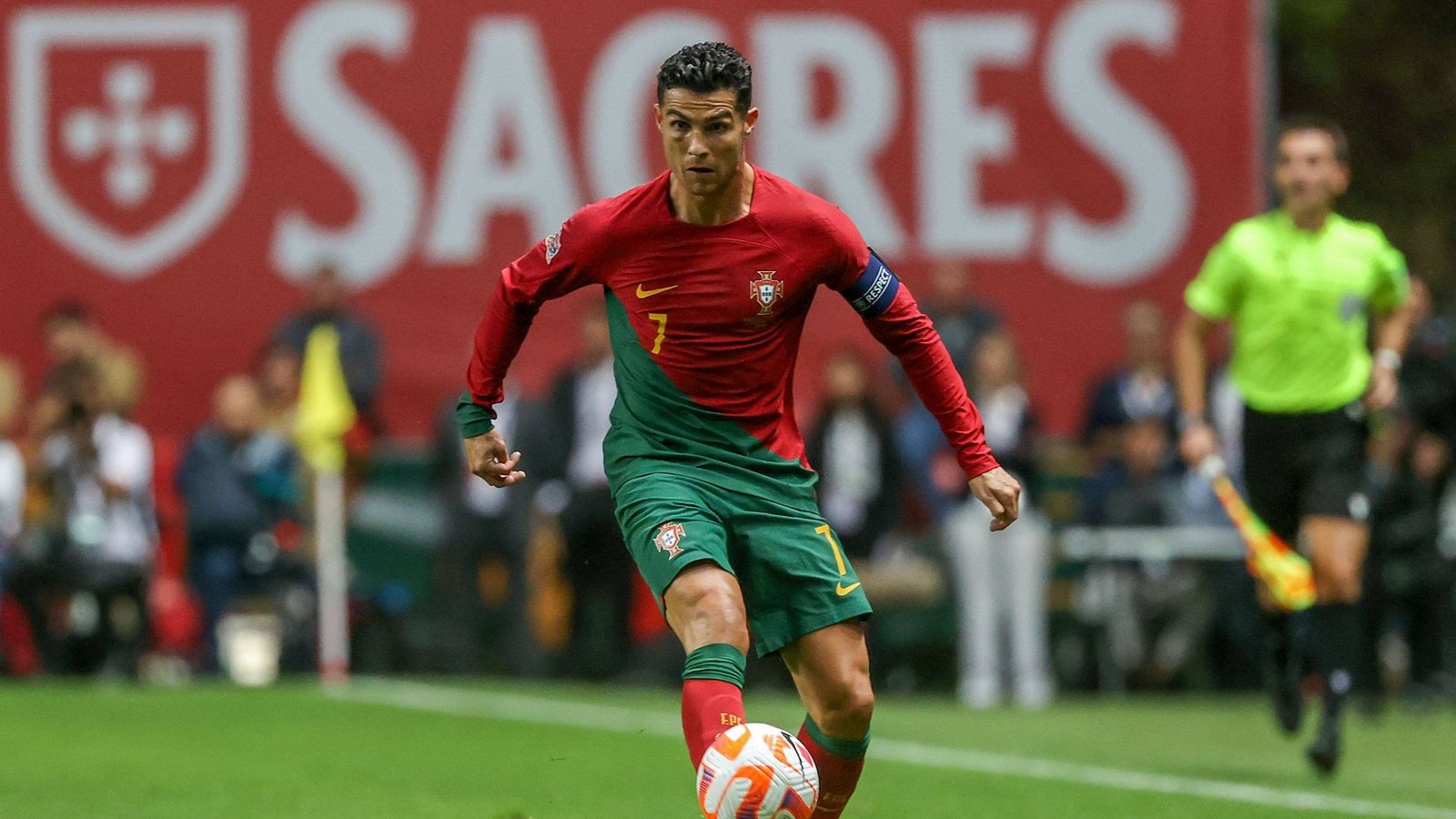 Den Spieler mit den meisten Länderspielen auf dem Buckel kennt sicher jeder Fußballfan: Superstar Cristiano Ronaldo lief 191 Mal für sein Heimatland Portugal auf. In puncto meiste WM-Einsätze landet er aber nur auf Platz zwei.Foto: IMAGO/HMB-Media/IMAGO/Joaquim Ferreira