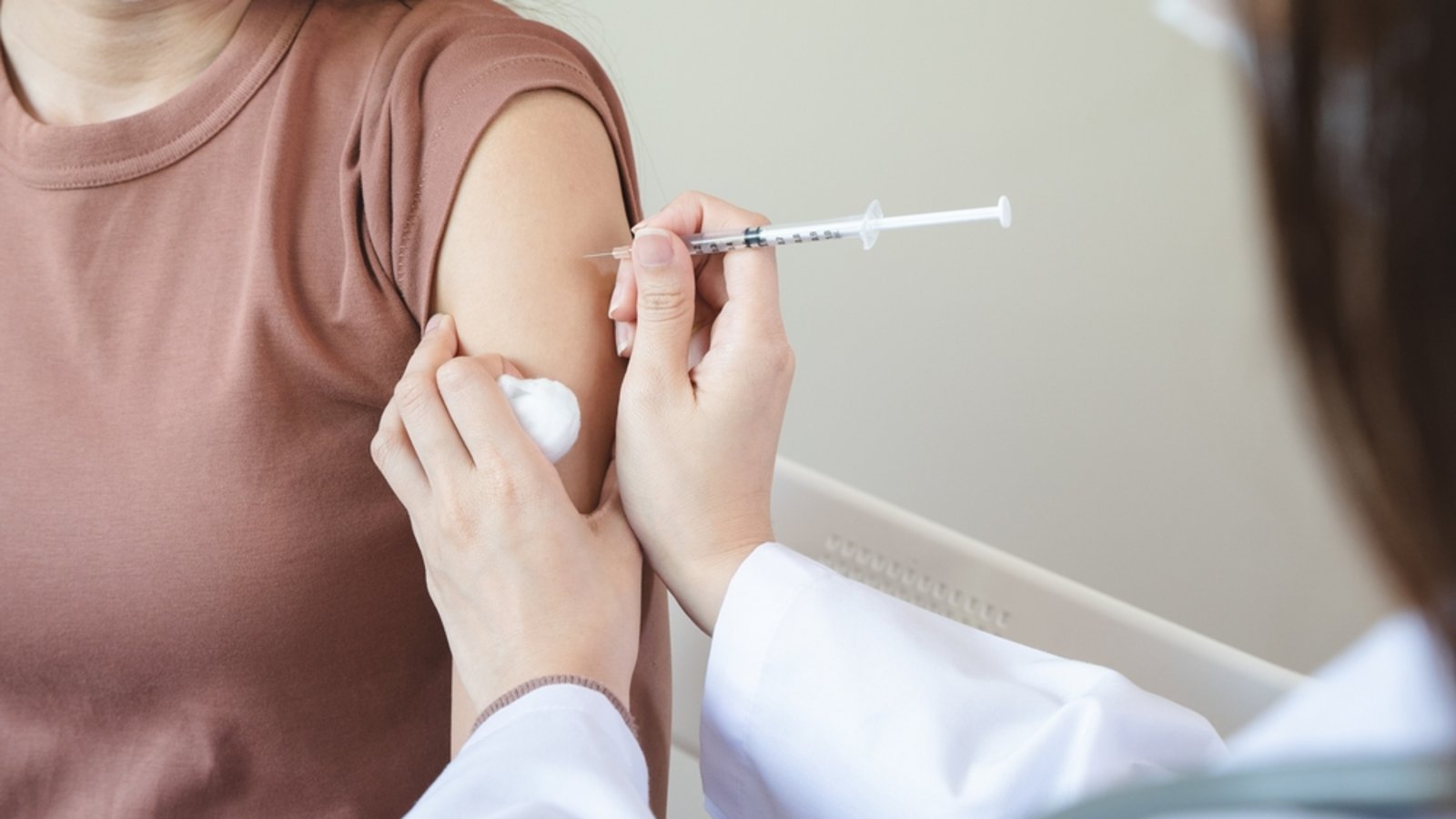 Wann ist es Zeit für die Grippe-Impfung 2024?Foto: Pormezz/ Shutterstock