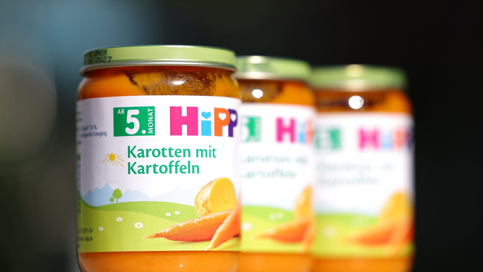 Die Polizei in Österreich sucht nach einem möglicherweise mit Gift verseuchtem zweiten Glas mit Babynahrung. (Symbolbild)Foto: Tobias Steinmaurer/APA/dpa