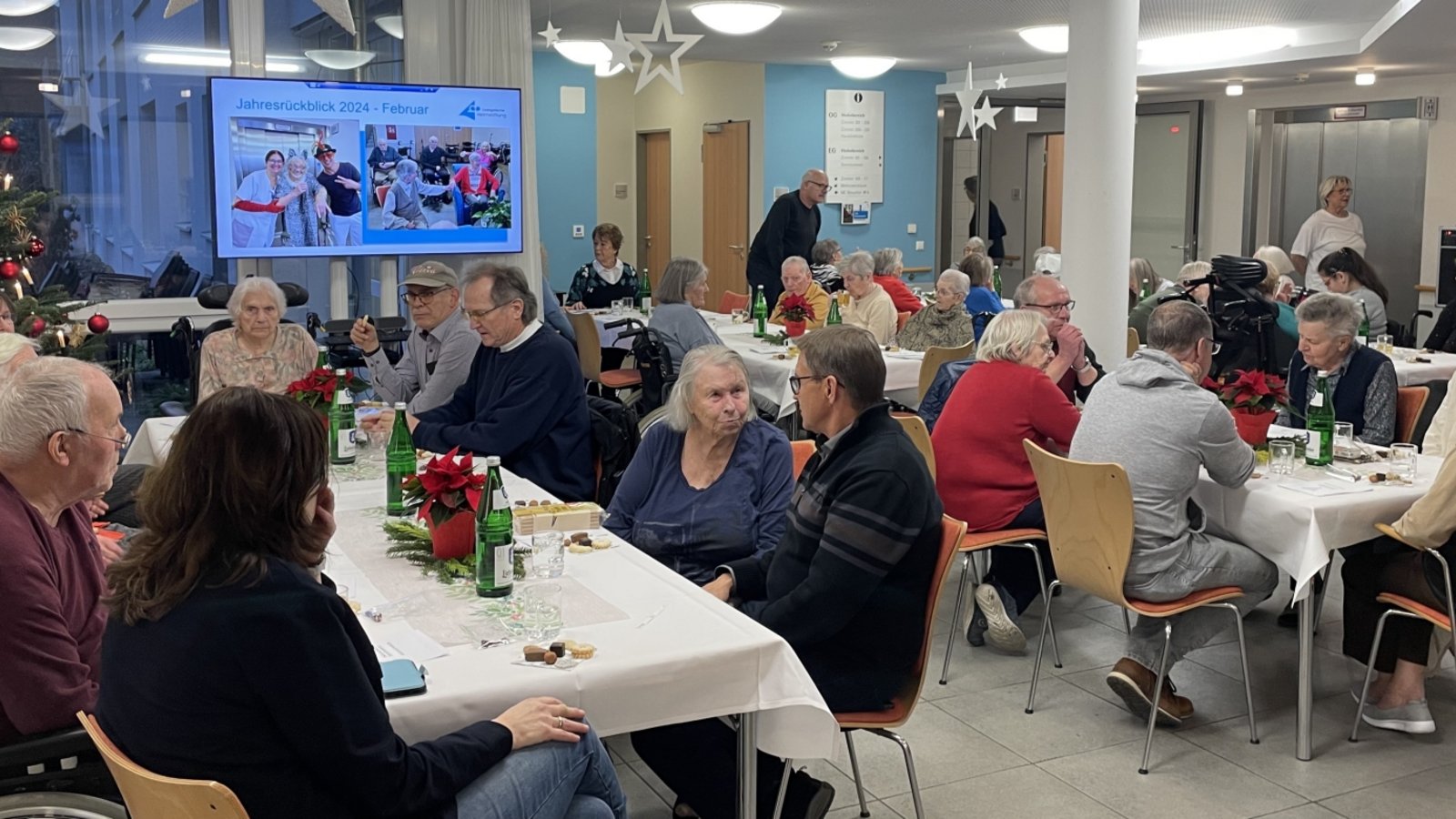 Schöne Zeit: die Weihnachtsfeier im Haus am Schlösselsgarten. Foto: Dohrmann Schöne Zeit: die Weihnachtsfeier im Haus am Schlösselsgarten. Foto: Dohrmann
