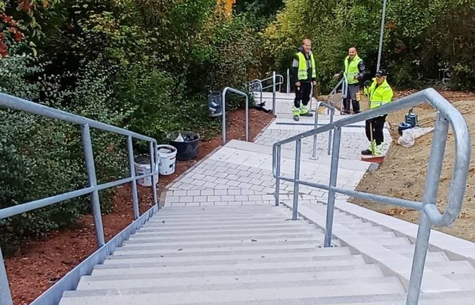 87 Stufen führen nun von der Rebhaldenstraße hinab Richtung Ortsmitte. Fotos: Rücker