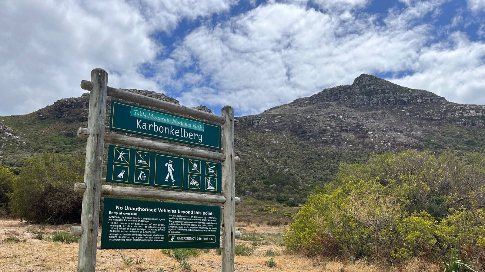 Der damals 22-Jährige wurde zuletzt am Fuße des Karbonkelbergs in Hout Bay, einem Vorort von Kapstadt gesehen, als er zu einer Wanderung aufbrach.Foto: Kristin Palitza/dpa/Kristin Palitza Der damals 22-Jährige wurde zuletzt am Fuße des Karbonkelbergs in Hout Bay, einem Vorort von Kapstadt gesehen, als er zu einer Wanderung aufbrach.Foto: Kristin Palitza/dpa/Kristin Palitza