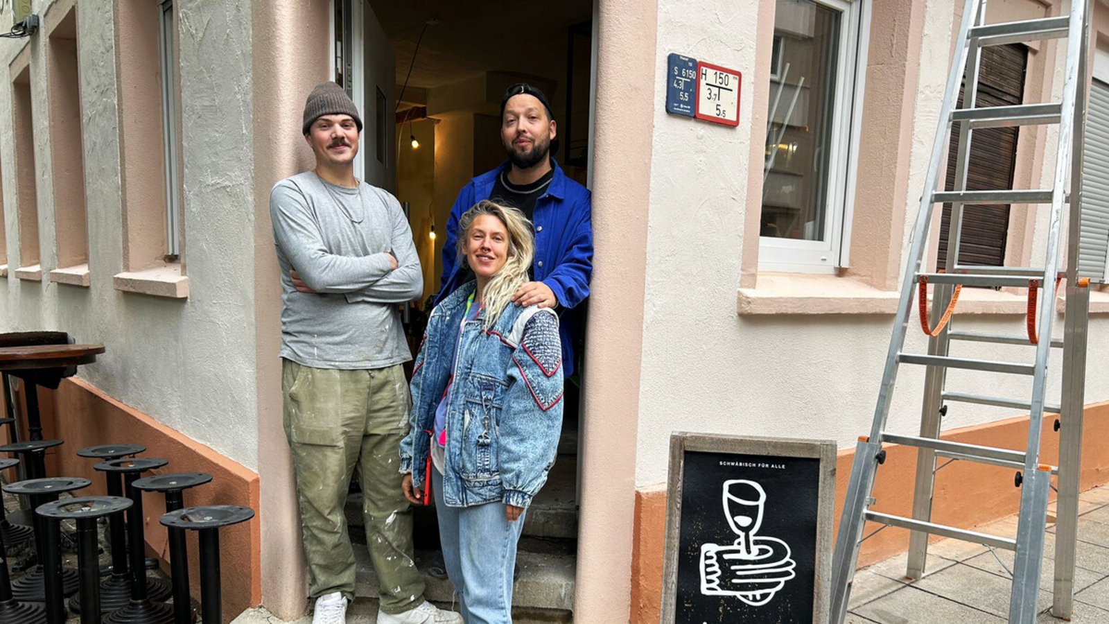 Karl Acker, Stoff Büttner und Anna Ruza vor ihrer neuen Helene.Foto: Kriebernig