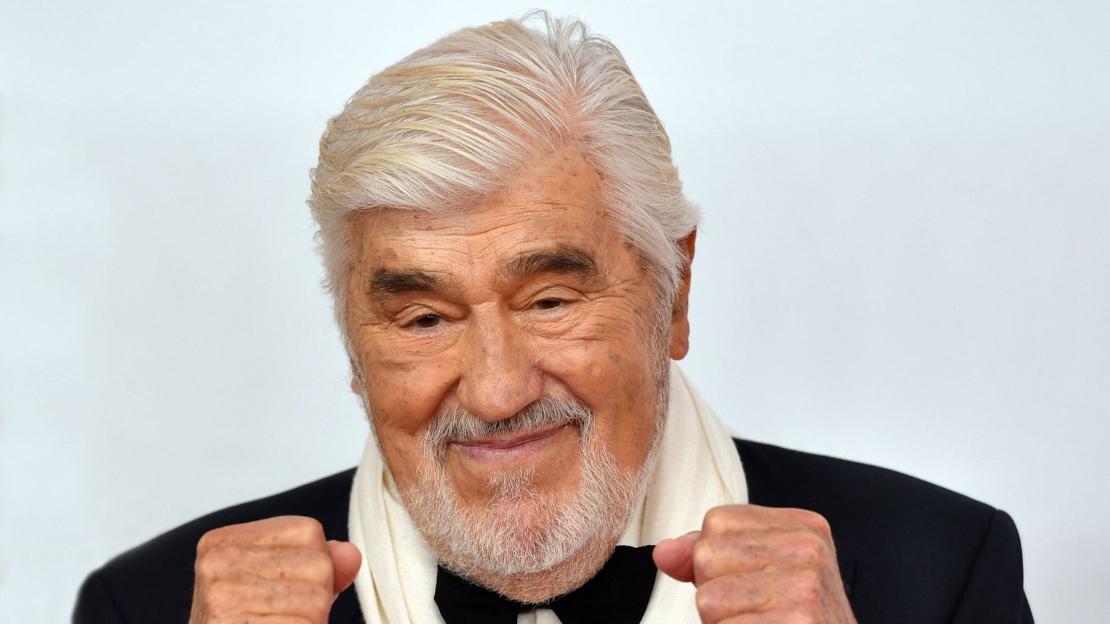 Gefeiert: Mario Adorf 2020 als Gast auf dem Deutschen FilmballFoto: imago/Sven Simon