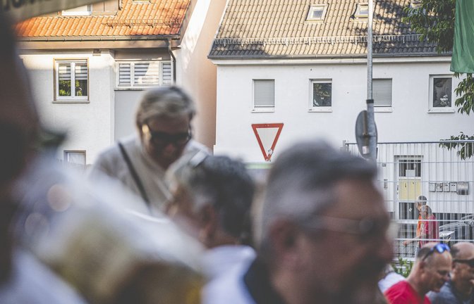 Wangen feiert mit Blick zum Tatort.<span class='image-autor'>Foto: sichtlich mensch/Andy Reiner</span>