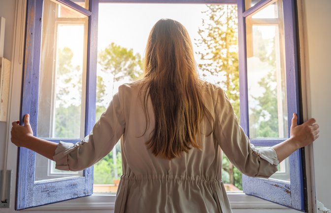 Im Sommer lüftet man am besten morgens oder abends.<span class='image-autor'>Foto: Deliris / shutterstock.com</span>