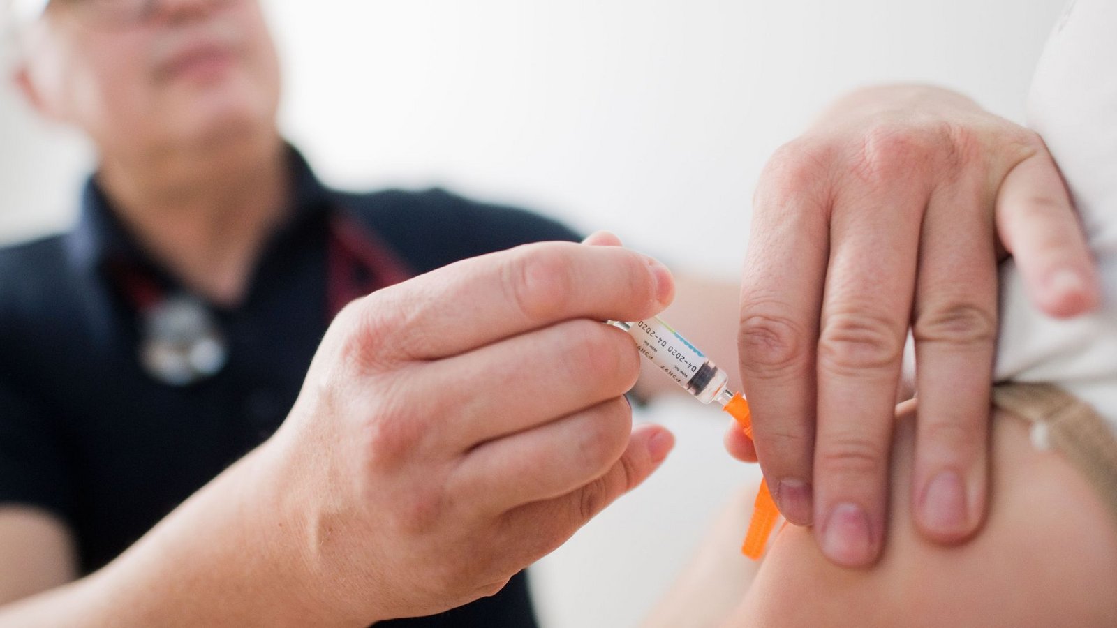 Normalerweise werden Kinde in ihrem ersten Lebensjahr gegen Polio-Viren geimpft, eine Auffrischung erfolgt im Teenageralter.Foto: dpa/Julian Stratenschulte