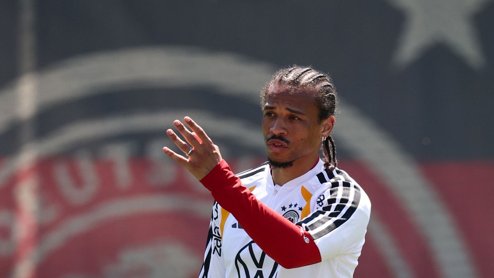 Leroy Sané ist lange dabei und spielte bei großen Turnieren noch keine große Rolle.Foto: Christian Charisius/dpa Leroy Sané ist lange dabei und spielte bei großen Turnieren noch keine große Rolle.Foto: Christian Charisius/dpa