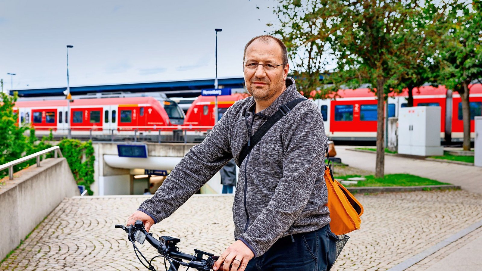 Fahrrad statt Bus: Nur so klappt für Martin Antony der Anschluss von der S-Bahn in Herrenberg zuverlässig.Foto: /Stefanie Schlecht Fahrrad statt Bus: Nur so klappt für Martin Antony der Anschluss von der S-Bahn in Herrenberg zuverlässig.Foto: /Stefanie Schlecht