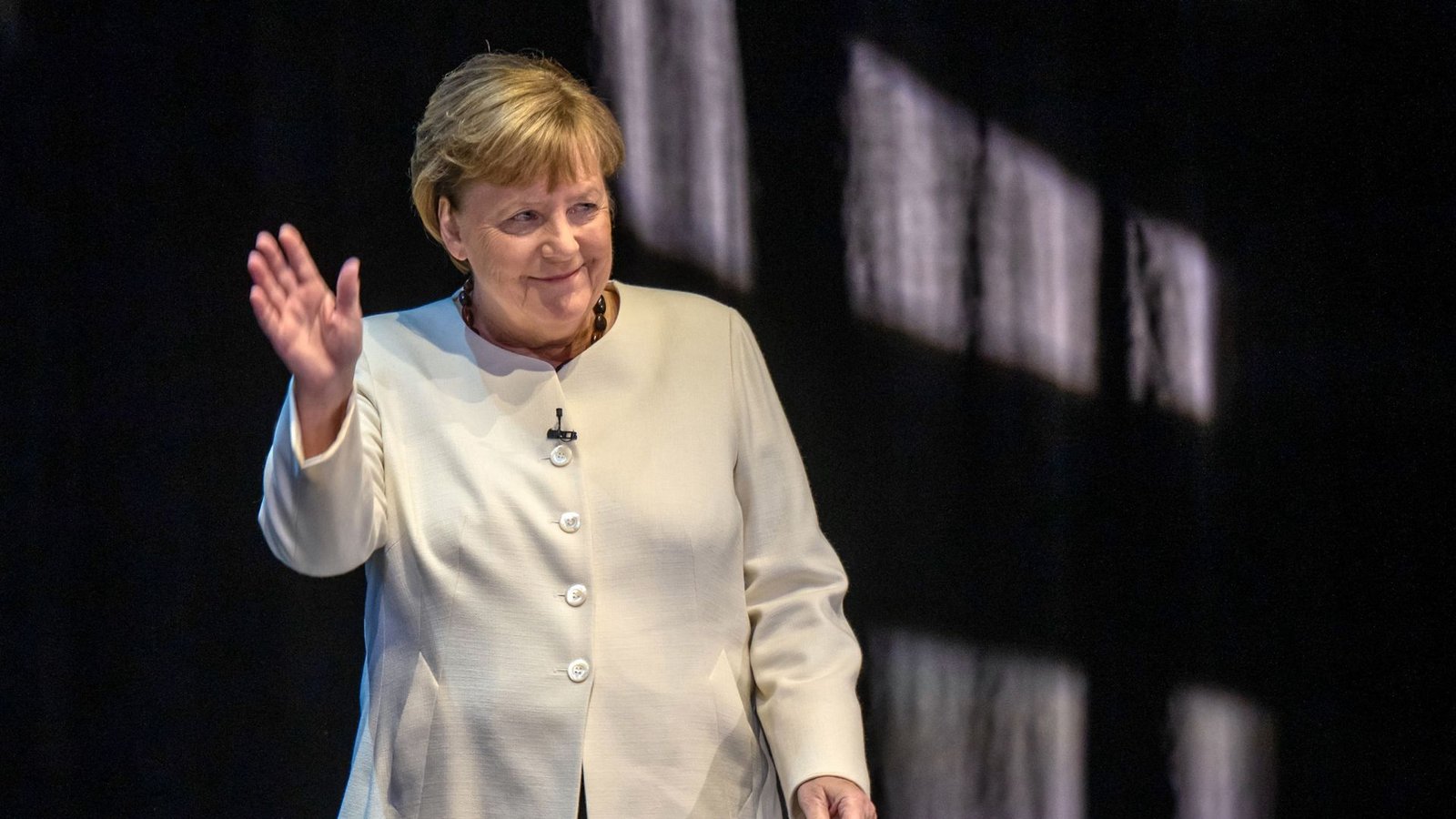 Im Deutschen Theater: die frühere Bundeskanzlerin Angela Merkel.Foto: AFP/MICHAEL KAPPELER Im Deutschen Theater: die frühere Bundeskanzlerin Angela Merkel.Foto: AFP/MICHAEL KAPPELER