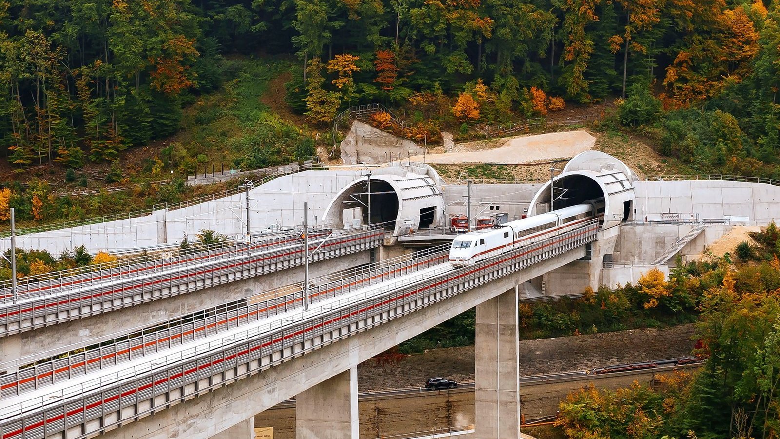 Die Filstalbrücke ist eines der auffälligsten Bauwerke der Strecke.Foto: Niedermüller Die Filstalbrücke ist eines der auffälligsten Bauwerke der Strecke.Foto: Niedermüller