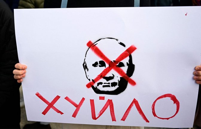 Protest gegen Kreml-Chef Wladimir Putin vor der russischen Botschaft in Berlin<span class='image-autor'>Foto: AFP/Tobias Schwarz</span>