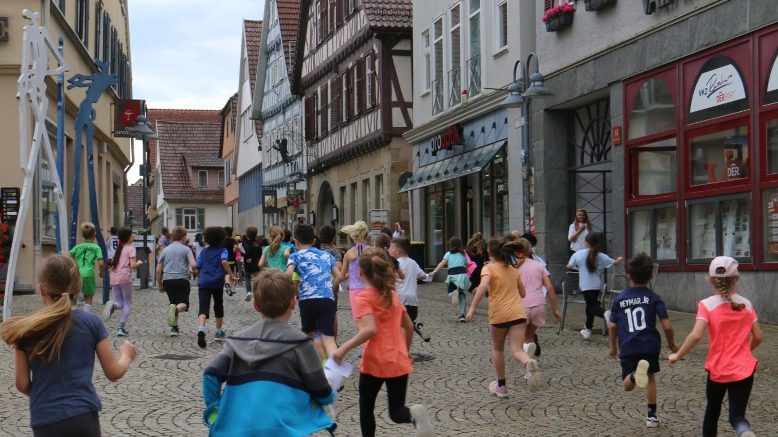 300 Meter ist die Runde mit Start und Ziel auf dem Marktplatz lang.