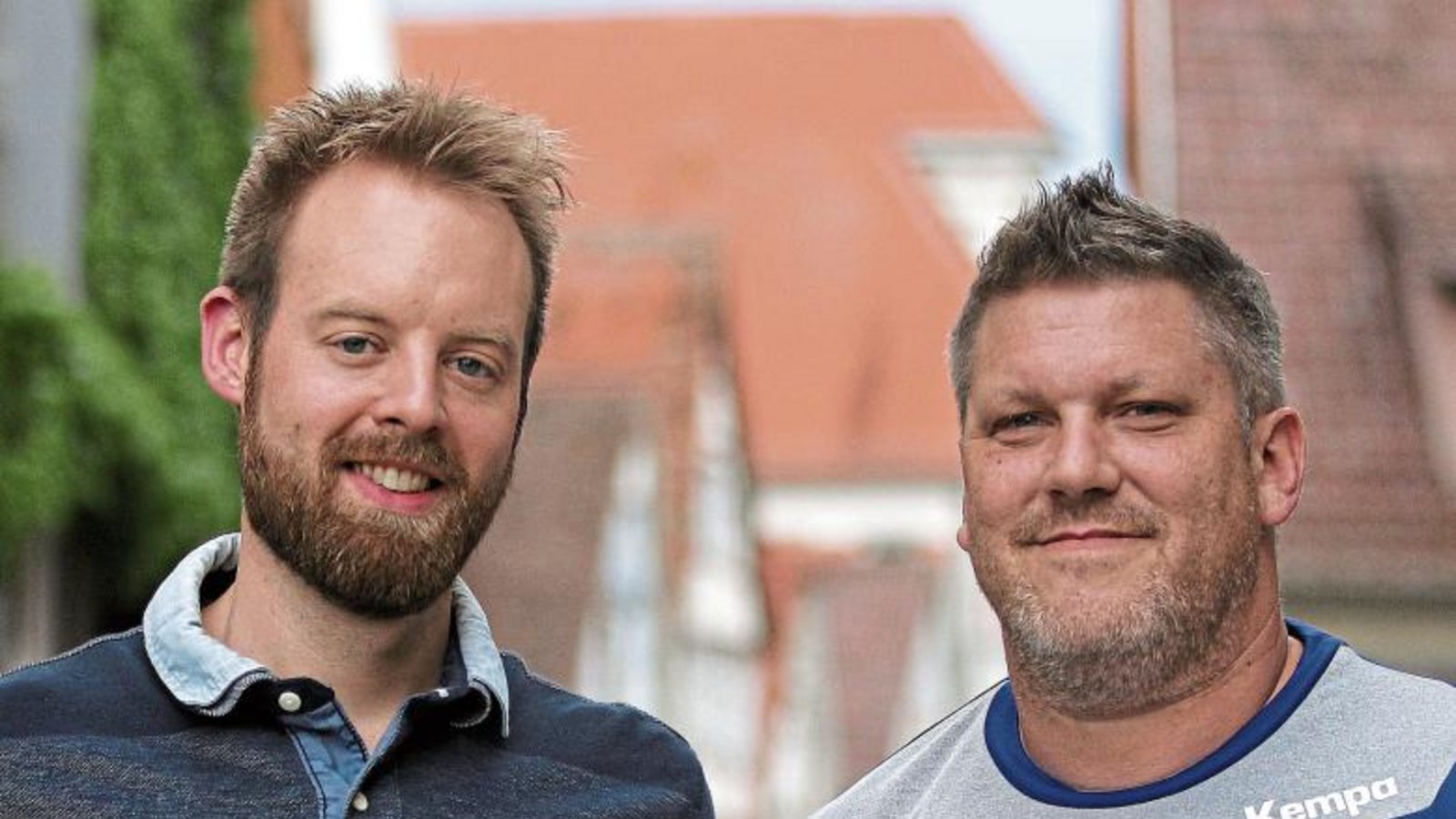 Beim HC Metter-Enz stellt der Sportliche Leiter Matthias Schwarz (links) den Frauentrainer vor: Marco Purmann ist für den Erfolg des nunmehr einzigen Frauenteams verantwortlich. Foto: Küppers Beim HC Metter-Enz stellt der Sportliche Leiter Matthias Schwarz (links) den Frauentrainer vor: Marco Purmann ist für den Erfolg des nunmehr einzigen Frauenteams verantwortlich. Foto: Küppers