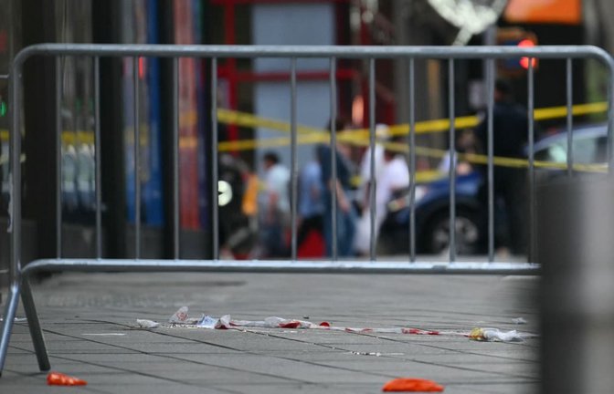Die Polizei sperrte den Tatort großräumig ab.<span class='image-autor'>ANGELA WEISS/afp</span>