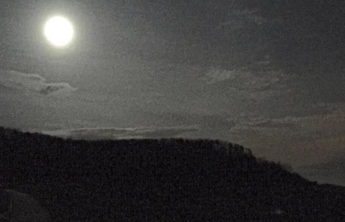 So sieht der Ensinger Hubbühl bei Vollmond aus. Foto: Hilgers
